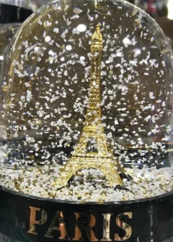 Bola de nieve Torre Eiffel en París hecha en Francia