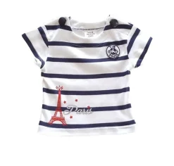 Camiseta Torre Eiffel París con boina y pantalones cortos